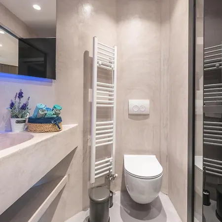 Ionia Luxury Suites B Apartment *